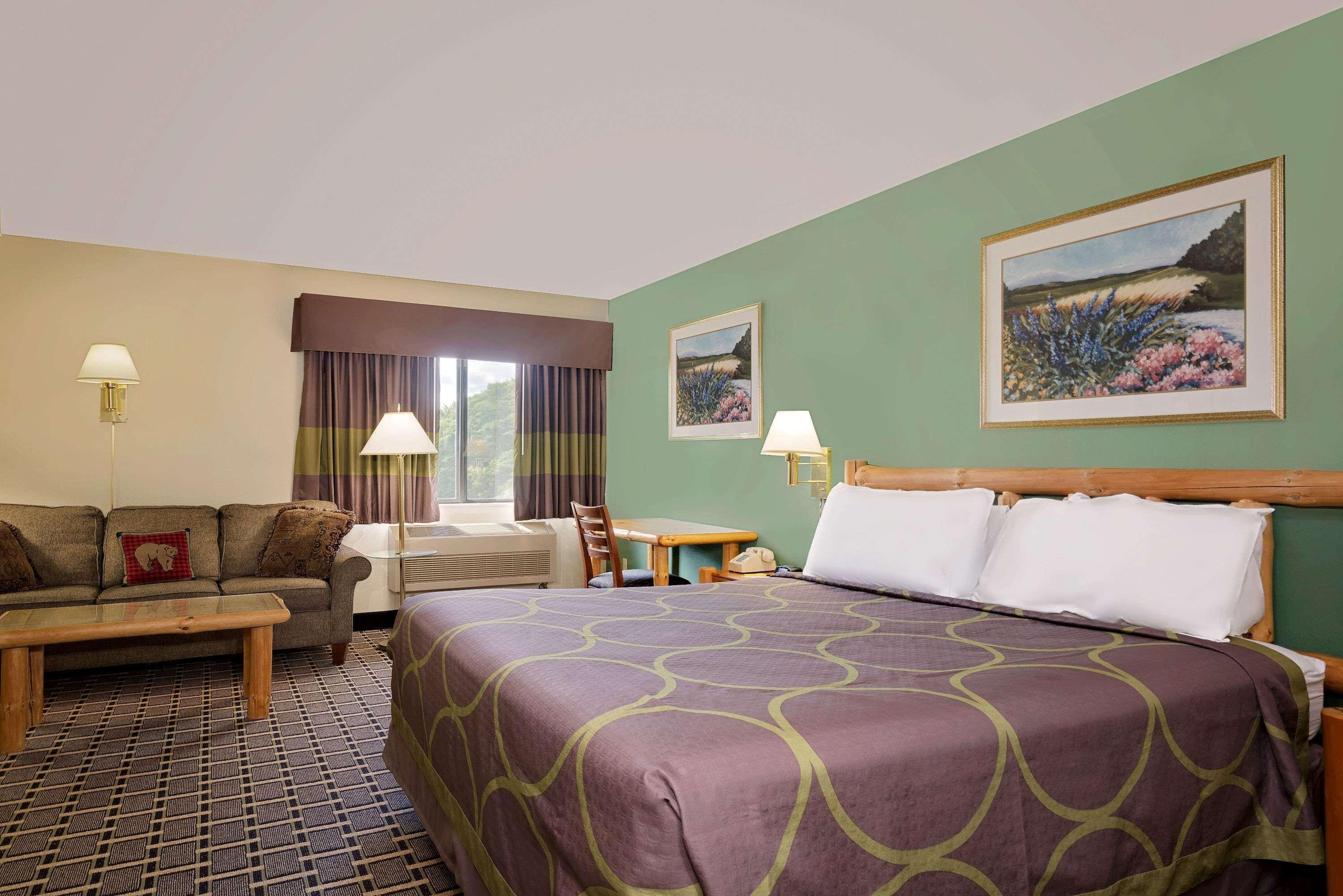 Super 8 By Wyndham Cloquet Hotel Exterior photo