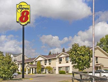 Super 8 By Wyndham Cloquet Hotel Exterior photo